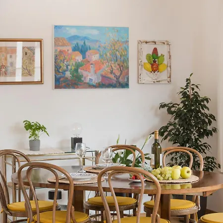 Palm Tree Superior - Specially Designed Three-room - Location Right Next To The And The Center - Beautiful Terrace * スプリト