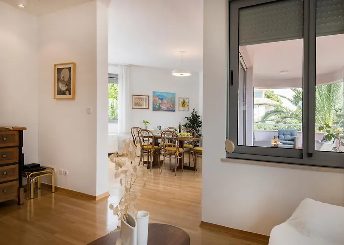 Apartment Palm Tree Superior - Specially Designed Three-room - Location Right Next To The And The Center - Beautiful Terrace Split