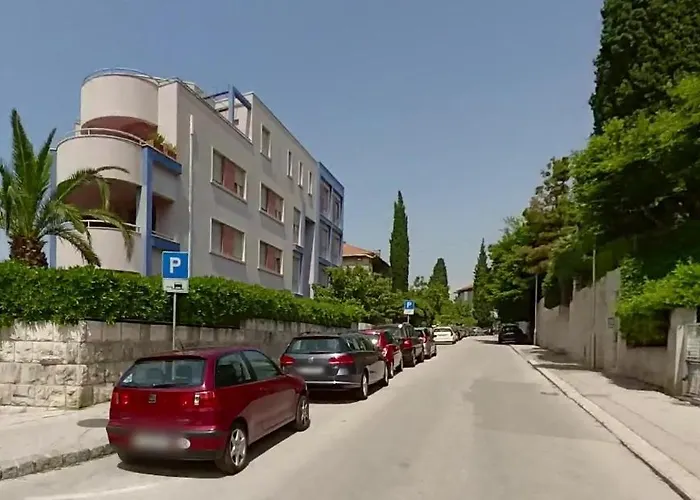 Palm Tree Superior - Specially Designed Three-room - Location Right Next To The And The Center - Beautiful Terrace Apartment *