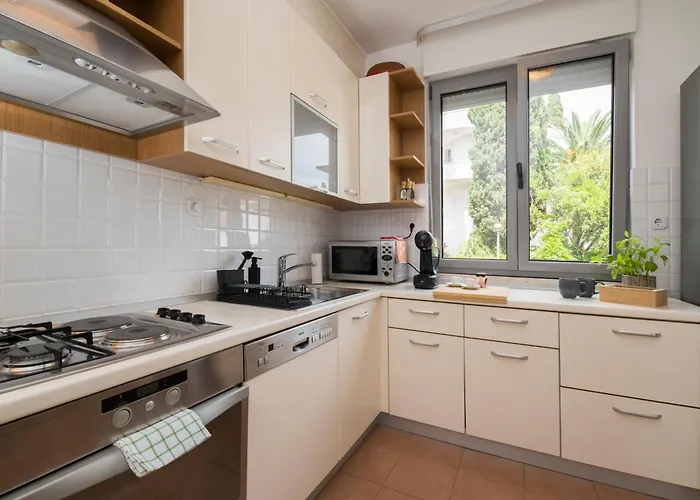 Apartment Palm Tree Superior - Specially Designed Three-room - Location Right Next To The And The Center - Beautiful Terrace *