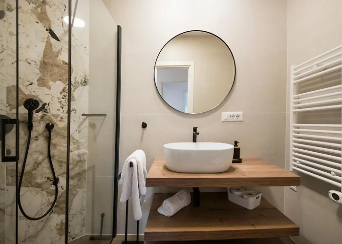 Palm Tree Superior - Specially Designed Three-room - Location Right Next To The And The Center - Beautiful Terrace Apartment *