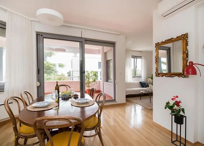 Palm Tree Superior - Specially Designed Three-room - Location Right Next To The And The Center - Beautiful Terrace Apartment