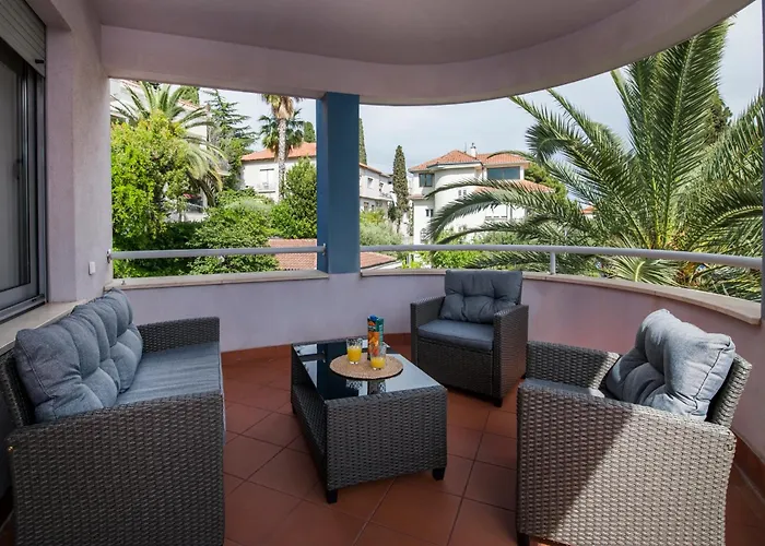 Apartment Palm Tree Superior - Specially Designed Three-room - Location Right Next To The And The Center - Beautiful Terrace *