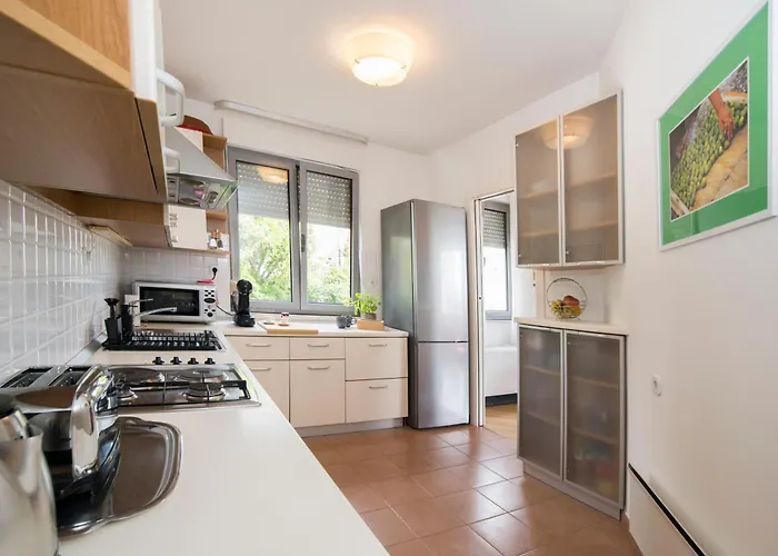 Palm Tree Superior - Specially Designed Three-room - Location Right Next To The And The Center - Beautiful Terrace Split