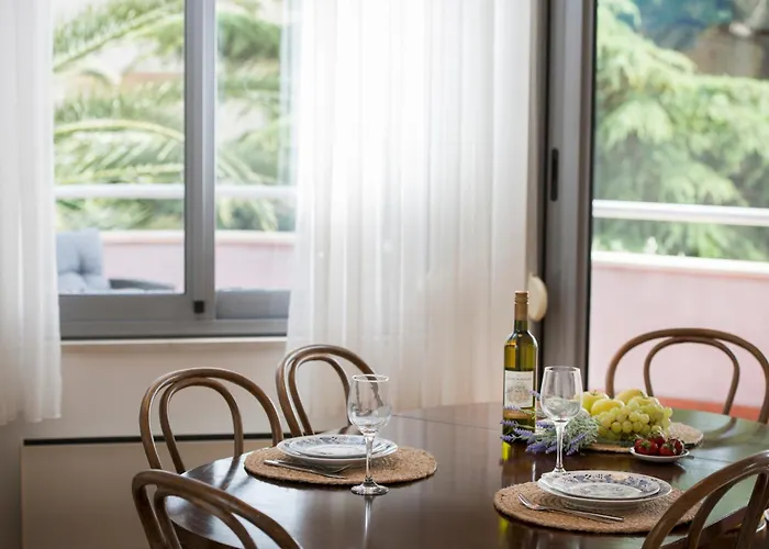 Palm Tree Superior - Specially Designed Three-room - Location Right Next To The And The Center - Beautiful Terrace