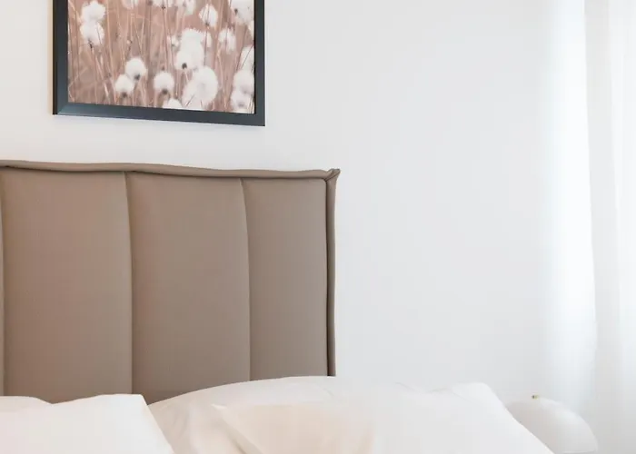 Apartment Palm Tree Superior - Specially Designed Three-room - Location Right Next To The And The Center - Beautiful Terrace *