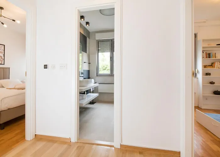 Palm Tree Superior - Specially Designed Three-room - Location Right Next To The And The Center - Beautiful Terrace Apartment