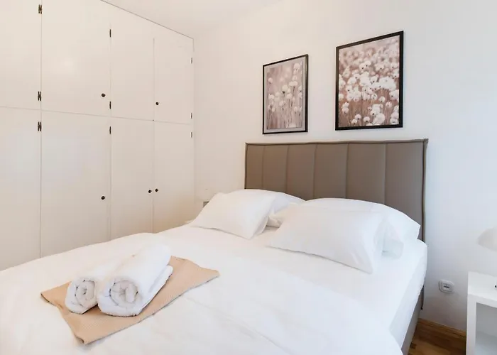 Palm Tree Superior - Specially Designed Three-room - Location Right Next To The And The Center - Beautiful Terrace Apartment