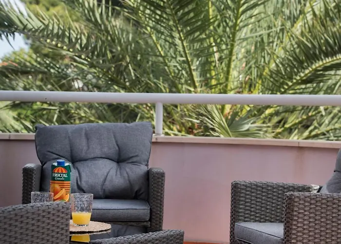 Palm Tree Superior - Specially Designed Three-room - Location Right Next To The And The Center - Beautiful Terrace Apartment *