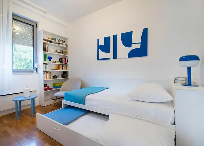 Palm Tree Superior - Specially Designed Three-room - Location Right Next To The And The Center - Beautiful Terrace *