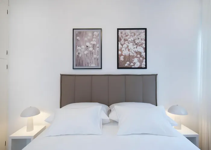 Palm Tree Superior - Specially Designed Three-room - Location Right Next To The And The Center - Beautiful Terrace *