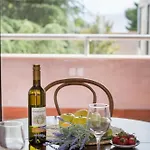 Palm Tree Superior - Specially Designed Three-room - Location Right Next To The And The Center - Beautiful Terrace *