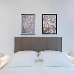 Palm Tree Superior - Specially Designed Three-room - Location Right Next To The And The Center - Beautiful Terrace *