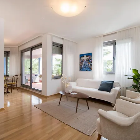 Palm Tree Superior - Specially Designed Three-room - Location Right Next To The And The Center - Beautiful Terrace Split