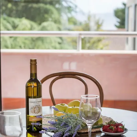 Palm Tree Superior - Specially Designed Three-room - Location Right Next To The And The Center - Beautiful Terrace *