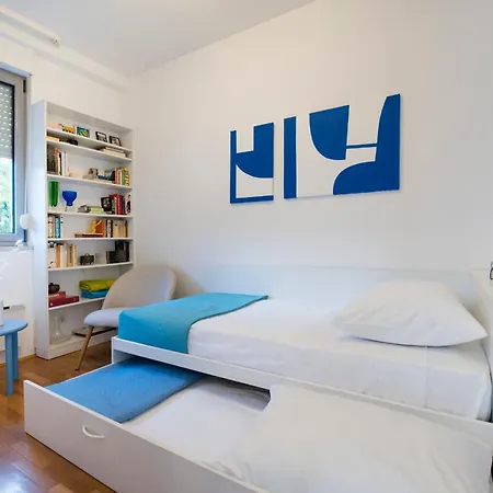 Palm Tree Superior - Specially Designed Three-room - Location Right Next To The And The Center - Beautiful Terrace *