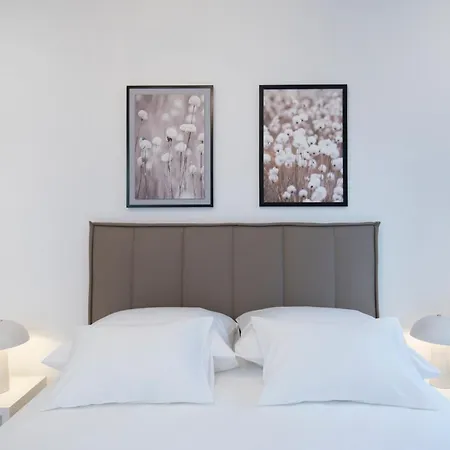 Palm Tree Superior - Specially Designed Three-room - Location Right Next To The And The Center - Beautiful Terrace *