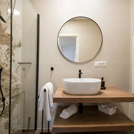 Palm Tree Superior - Specially Designed Three-room - Location Right Next To The And The Center - Beautiful Terrace Apartman *