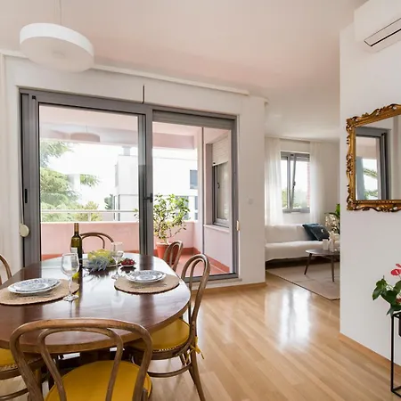 Palm Tree Superior - Specially Designed Three-room - Location Right Next To The And The Center - Beautiful Terrace Apartman