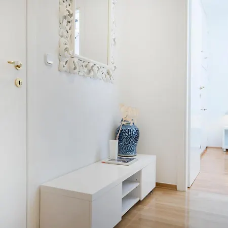 Palm Tree Superior - Specially Designed Three-room - Location Right Next To The And The Center - Beautiful Terrace Apartman