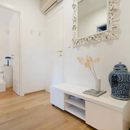 Palm Tree Superior - Specially Designed Three-room - Location Right Next To The And The Center - Beautiful Terrace * Split